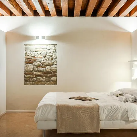アパート Retreat Centro Antico Elegante In Palazzo Storico ヴェローナ