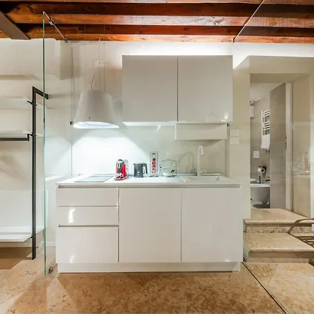 Retreat Centro Antico Elegante In Palazzo Storico ヴェローナ