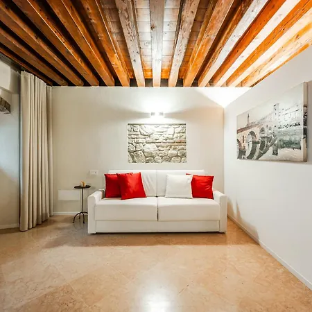 Retreat Centro Antico Elegante In Palazzo Storico