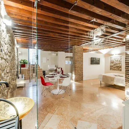 アパート Retreat Centro Antico Elegante In Palazzo Storico ヴェローナ