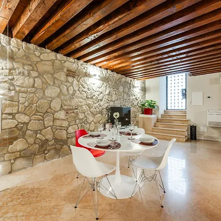 Retreat Centro Antico Elegante In Palazzo Storico * ヴェローナ