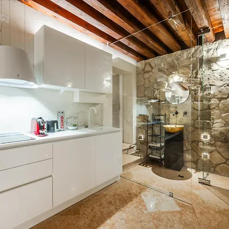 Retreat Centro Antico Elegante In Palazzo Storico アパート