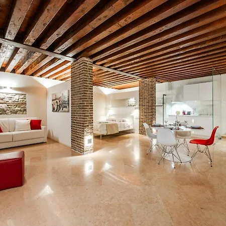 Retreat Centro Antico Elegante In Palazzo Storico * ヴェローナ