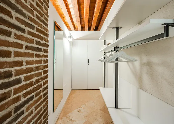 Retreat Centro Antico Elegante In Palazzo Storico Lägenhet *