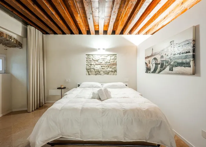 Retreat Centro Antico Elegante In Palazzo Storico Lägenhet Verona