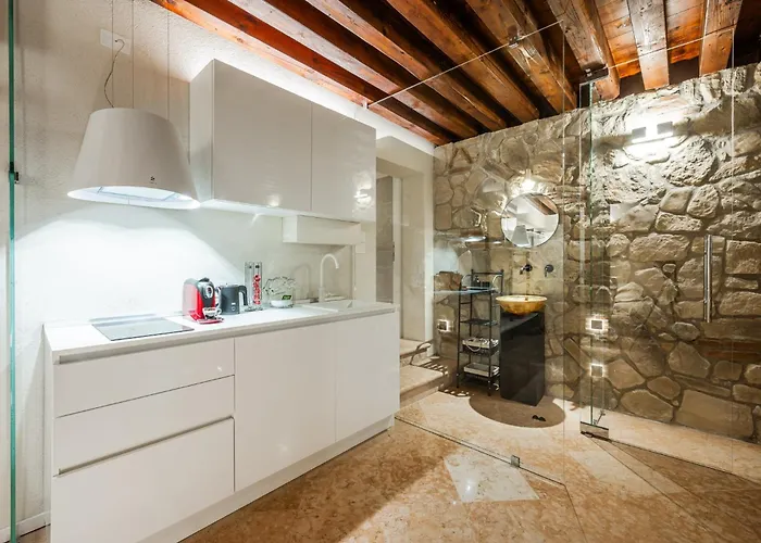 Retreat Centro Antico Elegante In Palazzo Storico Lägenhet