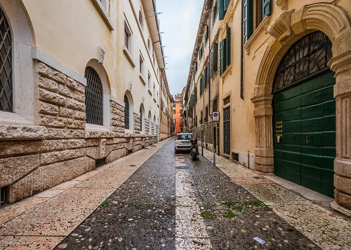 Retreat Centro Antico Elegante In Palazzo Storico Lägenhet Verona