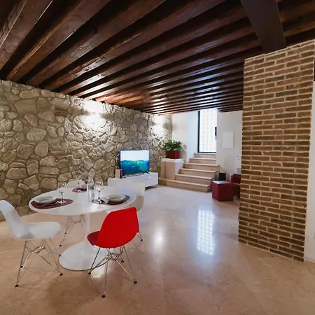 Retreat Centro Antico Elegante In Palazzo Storico * ורונה