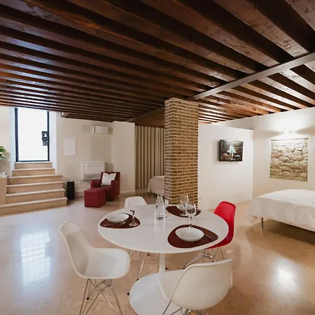 Retreat Centro Antico Elegante In Palazzo Storico דירה ורונה